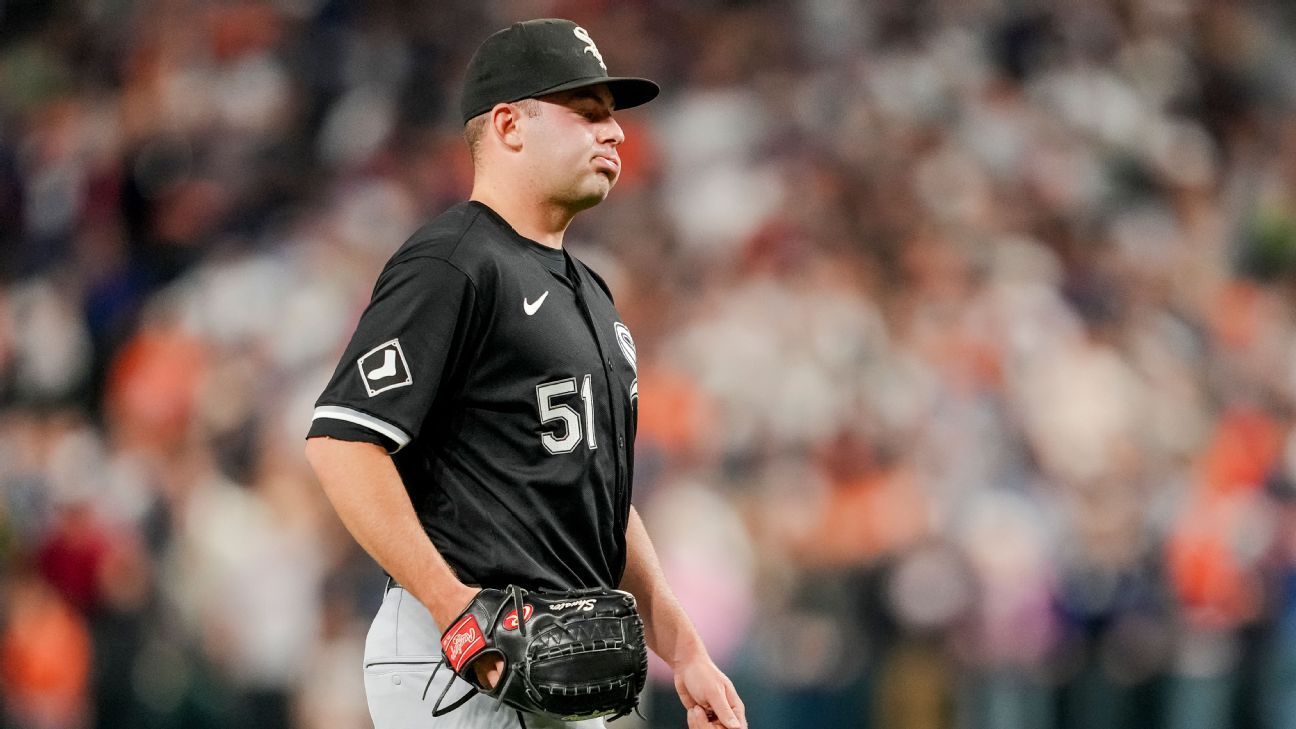 White Sox fall to Tigers for MLB-record 121st loss of season