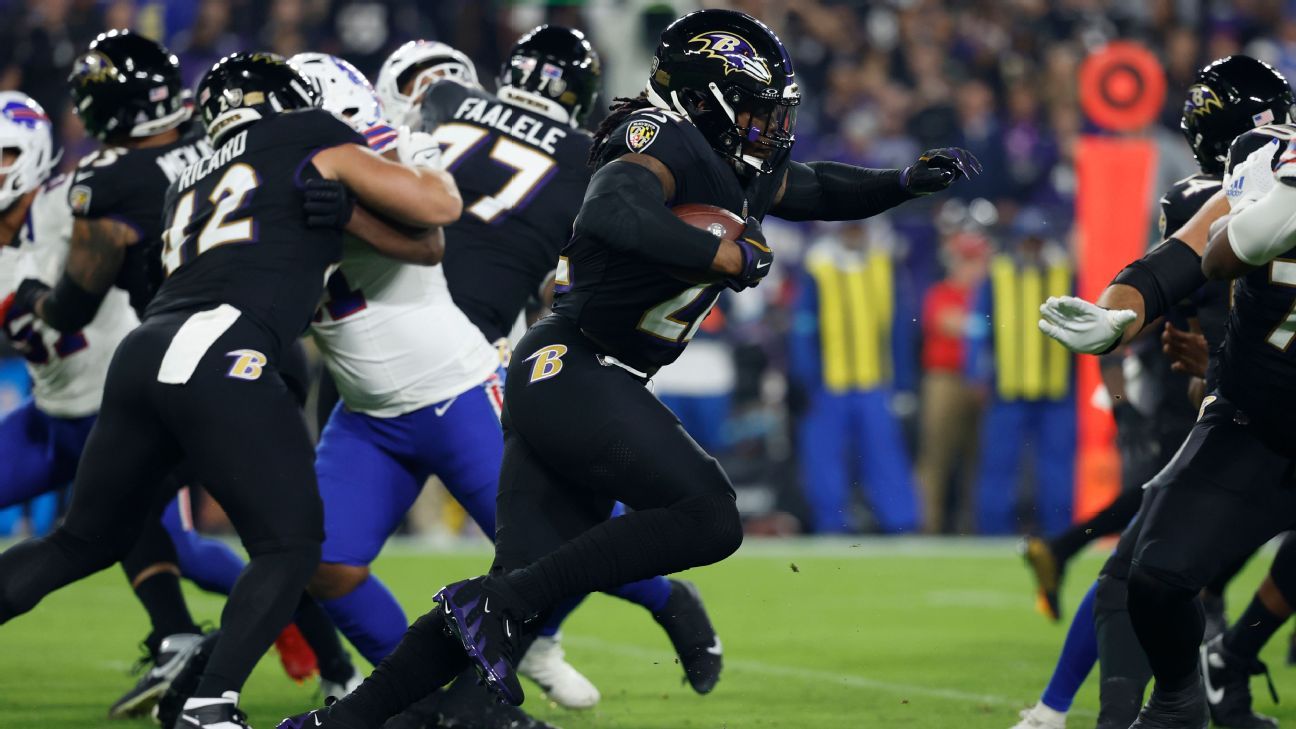 Derrick Henry runs for an 87-yard TD on Ravens' first play