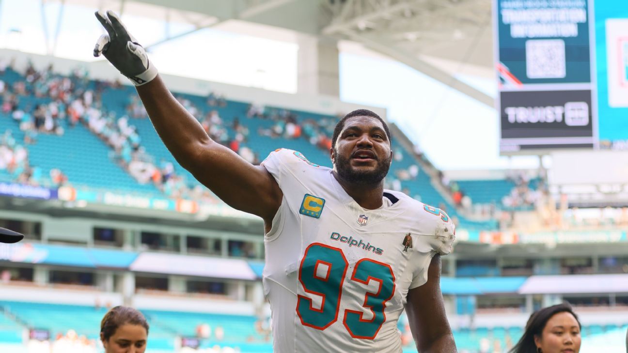 Dolphins DL Calais Campbell still going strong in Year 17