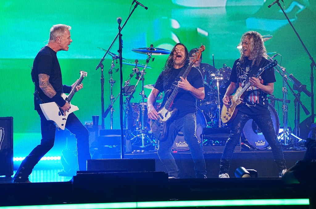 Metallica Performs Norteno Classic 'La Chona' at Mexico Concert