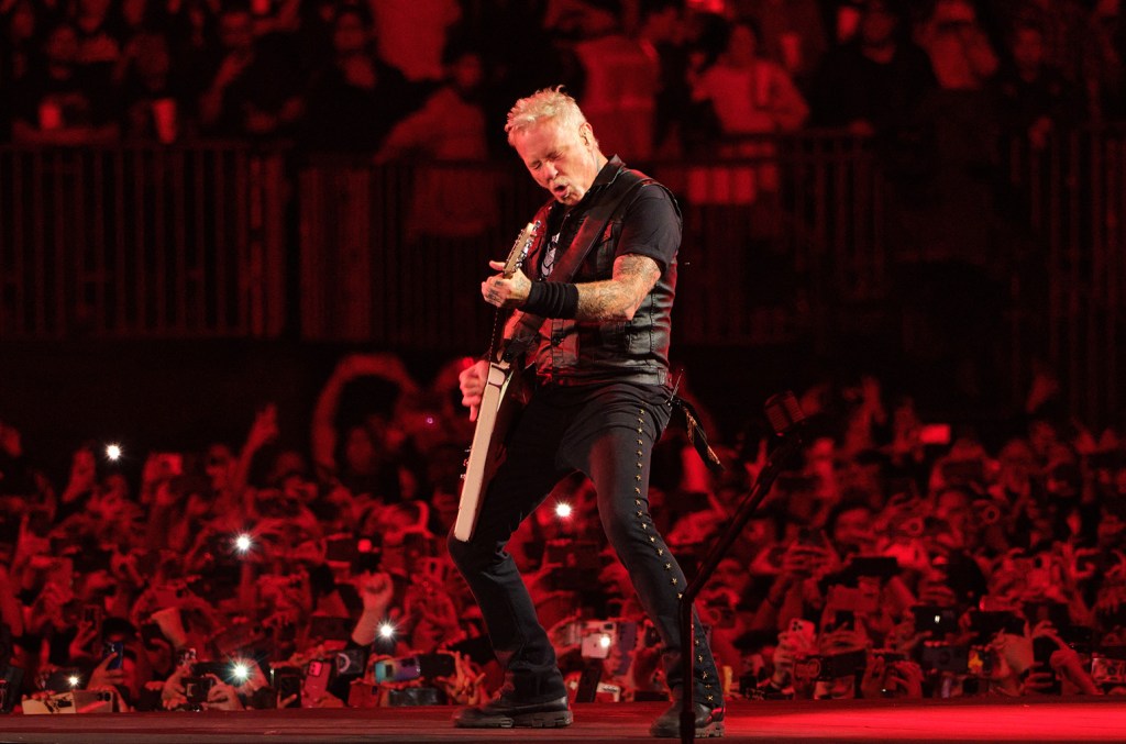 Metallica Plays Caifanes' 'La Negra Tomasa' in Mexico: Watch