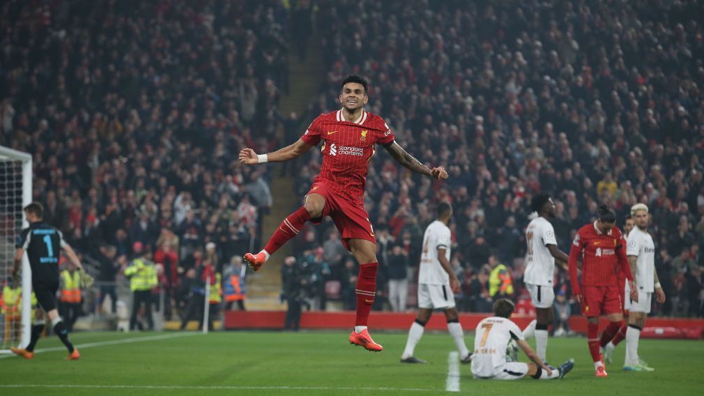 Liverpool boss Slot gushes over hat-trick hero Díaz