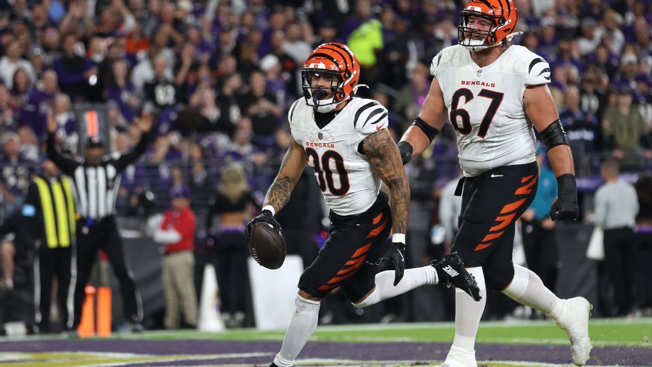 Bengals' Chase Brown scores 1-yard TD run vs. Ravens