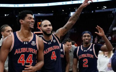 Kansas still No. 1 in AP Top 25; Gonzaga, Auburn into top 5