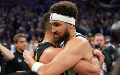 Mavs' Klay Thompson celebrated by Warriors in Bay Area return