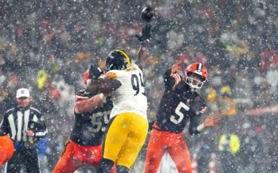 Winston, Browns overcome miscues, snow to take down Steelers