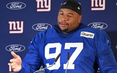 Giants' Dexter Lawrence says he dislocated left elbow at Cowboys