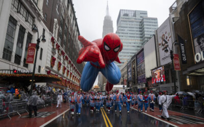 Pro-Palestinian Demonstrators Arrested at Macy’s Thanksgiving Day Parade • Hollywood Unlocked