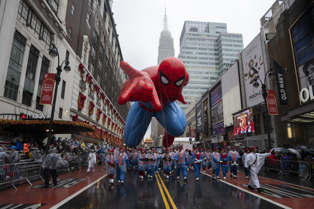 Pro-Palestinian Demonstrators Arrested at Macy’s Thanksgiving Day Parade • Hollywood Unlocked