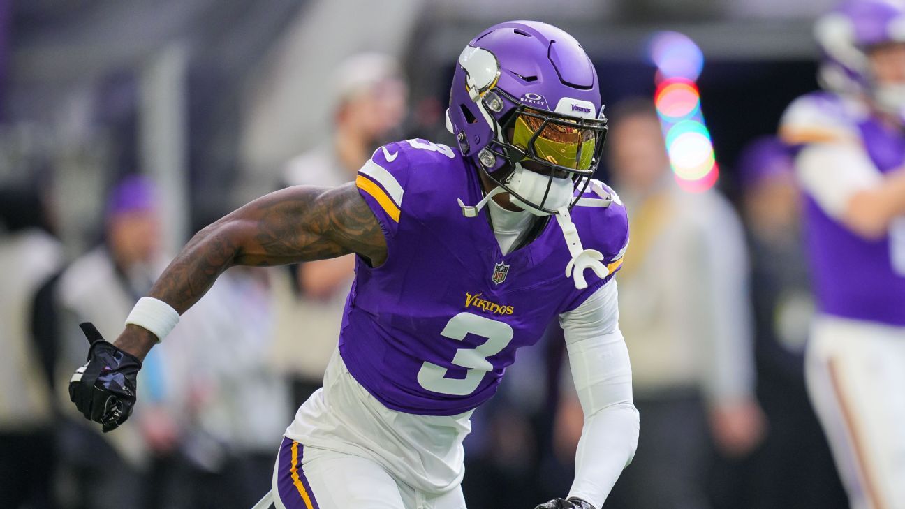 Vikings' Sam Darnold connects with Jordan Addison for 49-yard TD