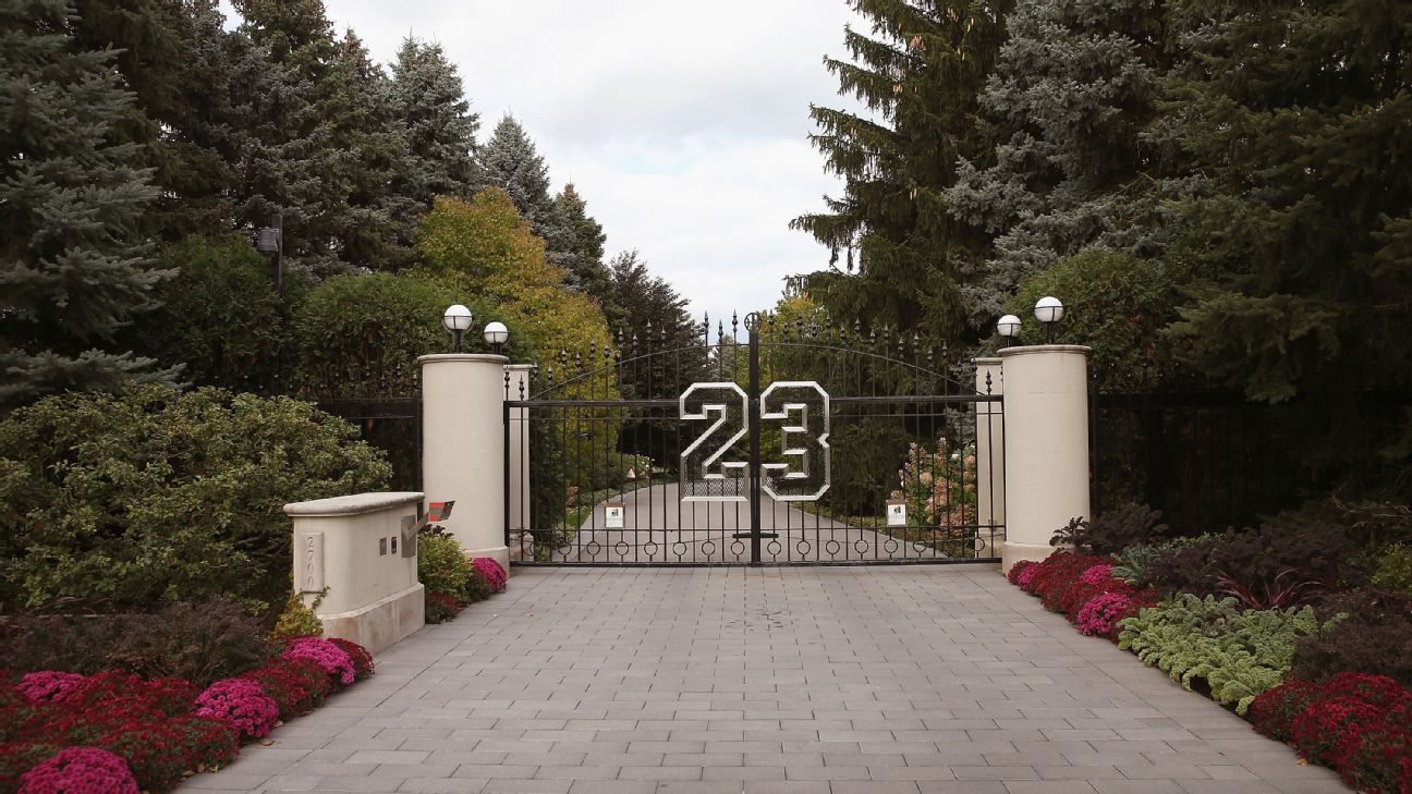 Michael Jordan's iconic Chicago home sold for $9.5 million