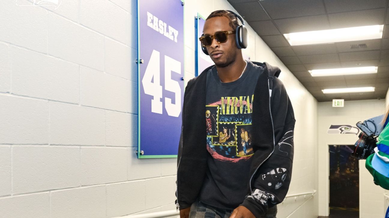 Geno Smith's Nirvana shirt leads Week 15 arrivals