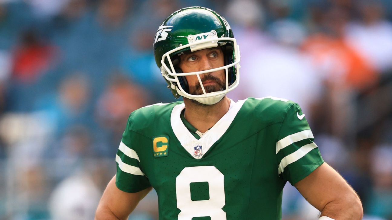 Jets' Aaron Rodgers willing to mentor rookie QB if back in '25