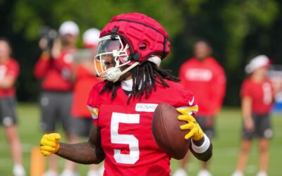 Sources - Chiefs to activate WR Hollywood Brown, barring setbacks