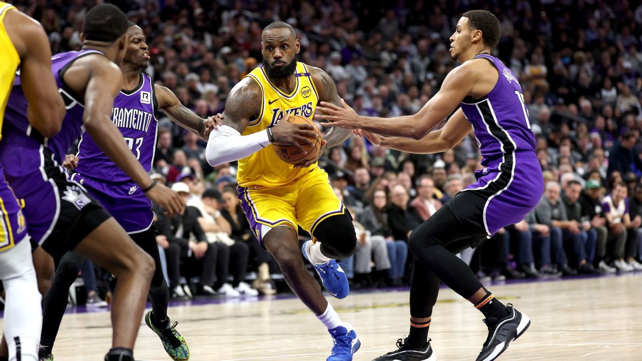 LeBron breaks all-time minutes record as Lakers get on track