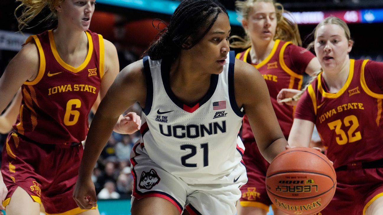 UConn's Sarah Strong is women's hoops' top freshman -- and a soon-to-be-star