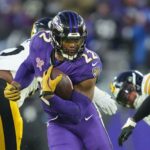 Ravens roll into playoffs with win over Steelers