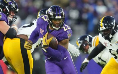 Ravens roll into playoffs with win over Steelers