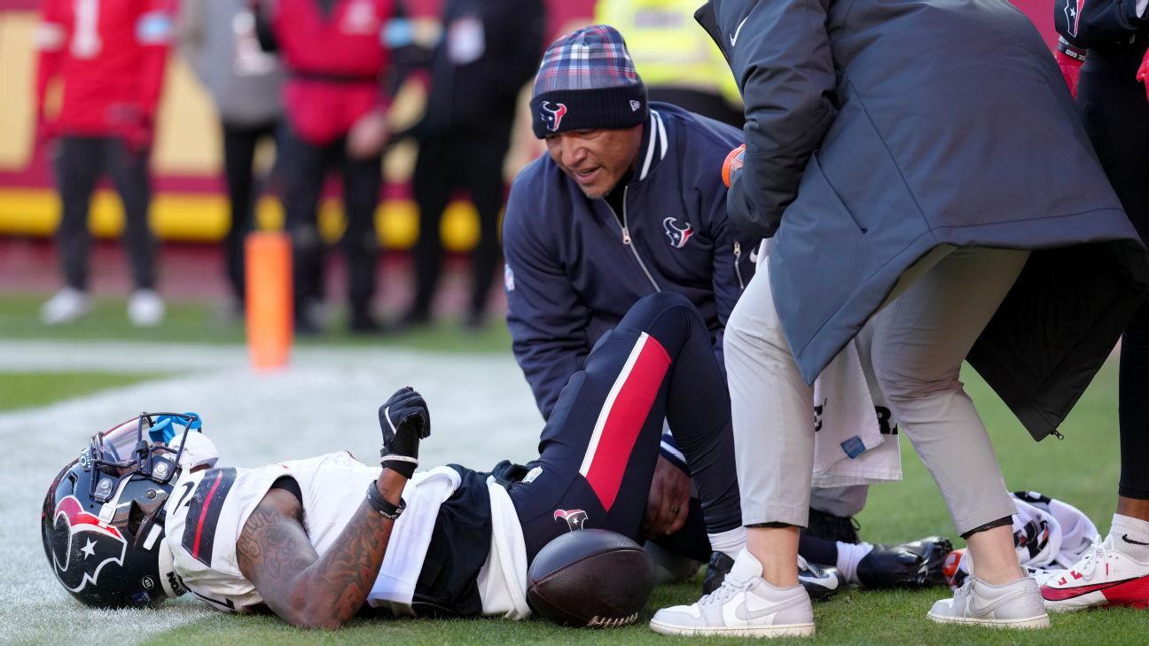 Texans WR Tank Dell has torn ACL, dislocated kneecap