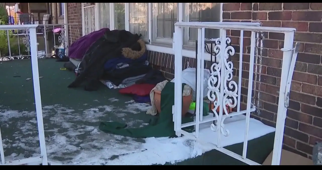 Concerned Parents Worry About Sons Sleeping Outside in Dangerous, Frigid Conditions • Hollywood Unlocked