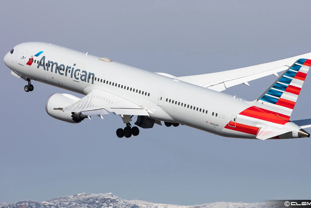 American Airlines Flight Diverted to Rome • Hollywood Unlocked