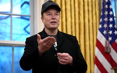 Civil Service Employees Resign from Elon Musk's DOGE • Hollywood Unlocked