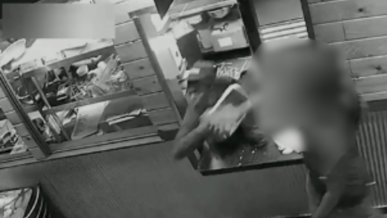 Wingstop Manager Throws Hot Oil on Customers in Heated Argument Caught on Video