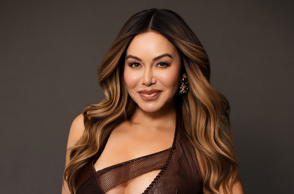 Chiquis Performs at Billboard Latin Women in Music, Covers Jenni Rivera