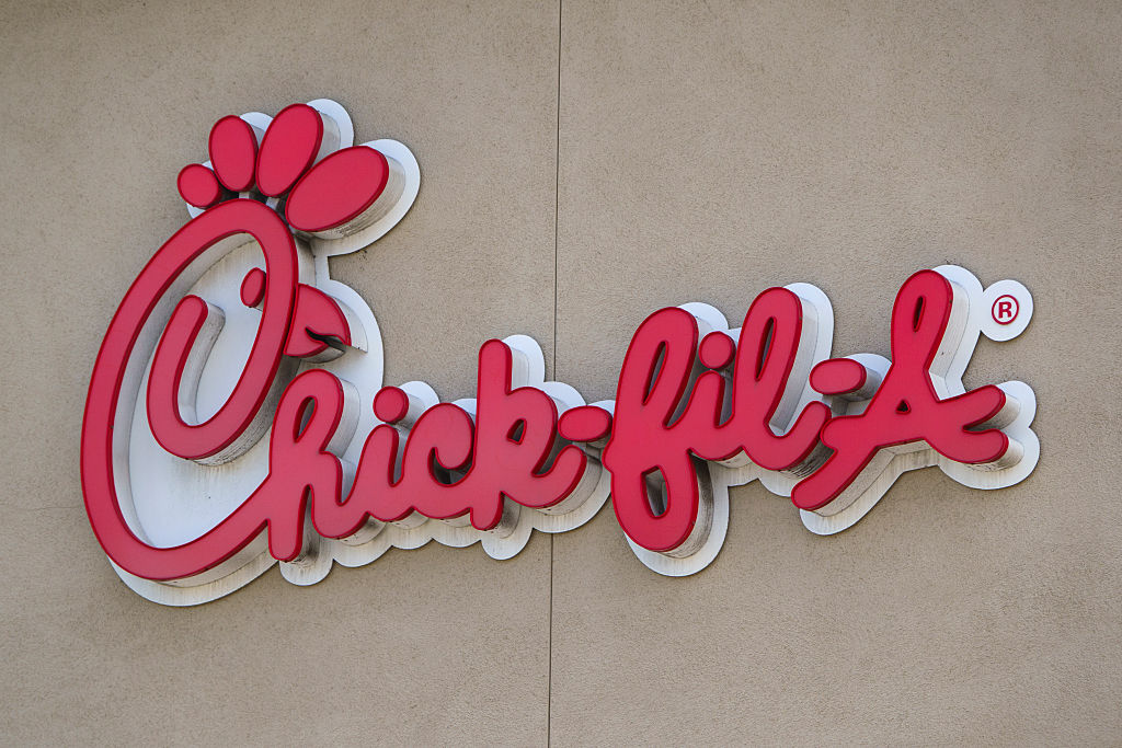 Black Employee Sues Chick-fil-A Franchise for Racism, Claims He Was Called ‘Ape’ on the Job • Hollywood Unlocked