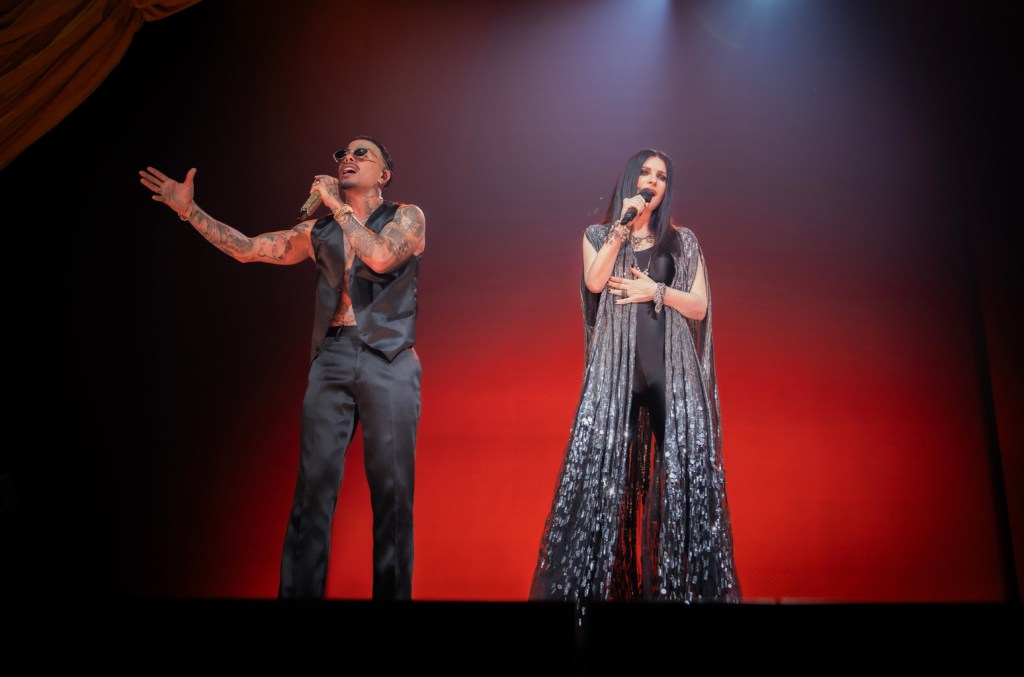 Laura Pausini Talks Performing 'Se Fue' Live With Rauw Alejandro