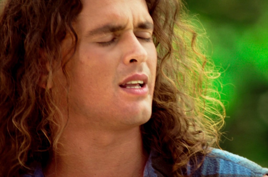 Carlos Vives' 'La Tierra del Olvido' Turns 30: All Songs Ranked