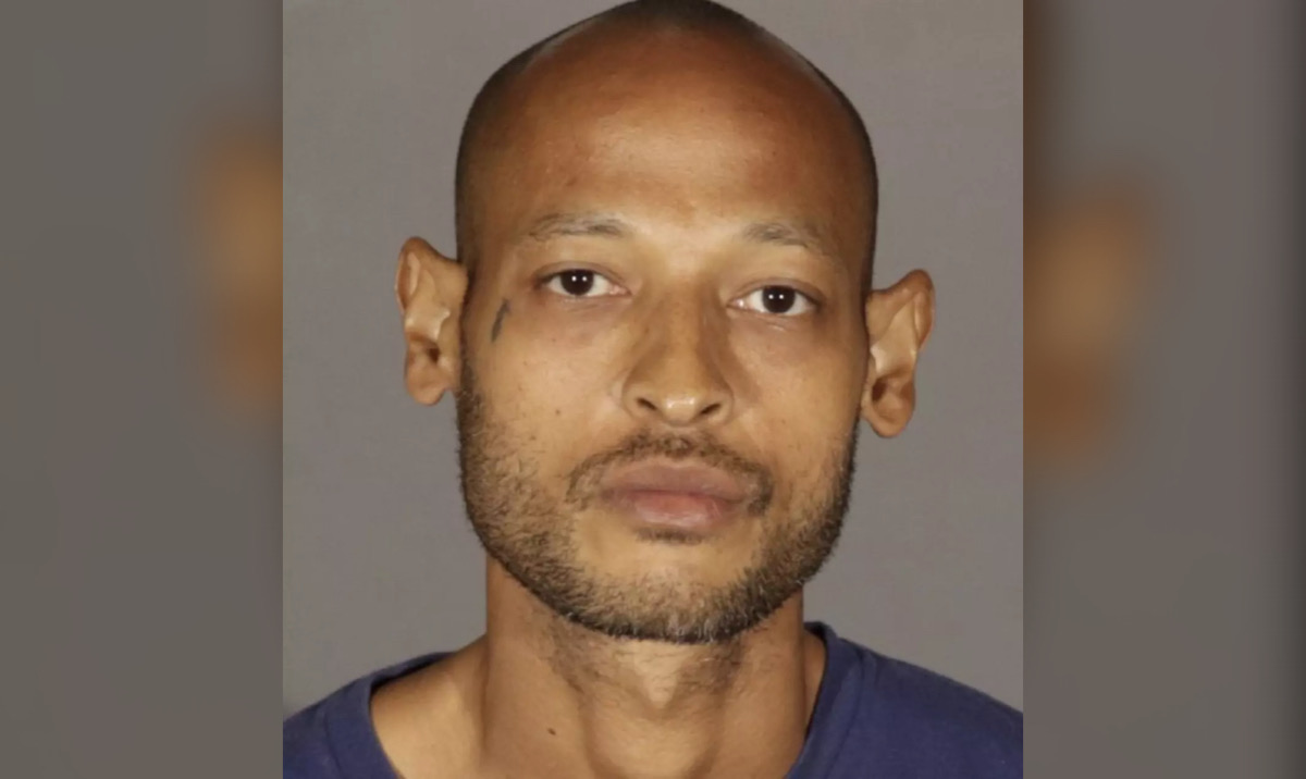 california Sex Offender ARRESTED FOR Allegedly SniffING a Woman’s Butt at a Burbank Store.. Again