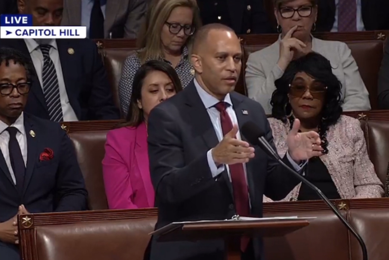 Democratic Leader Hakeem Jeffries stalls Trump’s tax bill • Hollywood Unlocked
