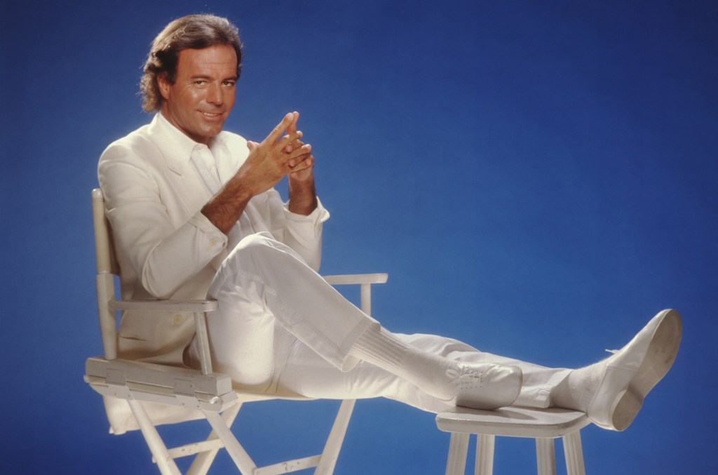 The 10 Best Julio Iglesias Memes for July
