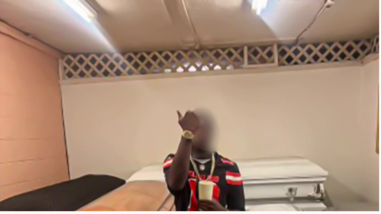 Texas Funeral Home Employee Fired After Posting Gun Photo With Casket to Gain Social Media Clout