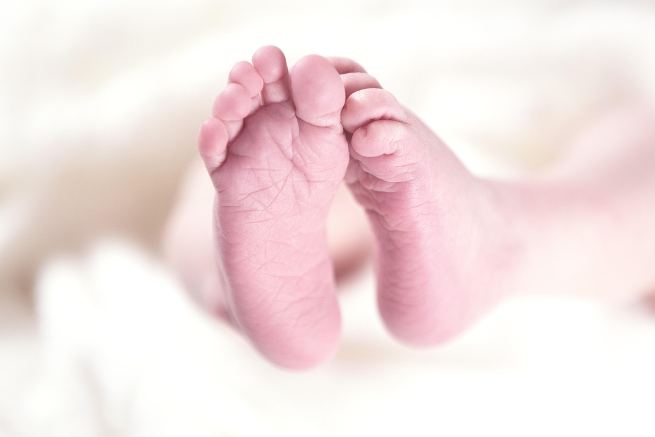 Colombian Couple Allegedly Names Baby “Chat Yipiti” — National Registry Denies It’s Official