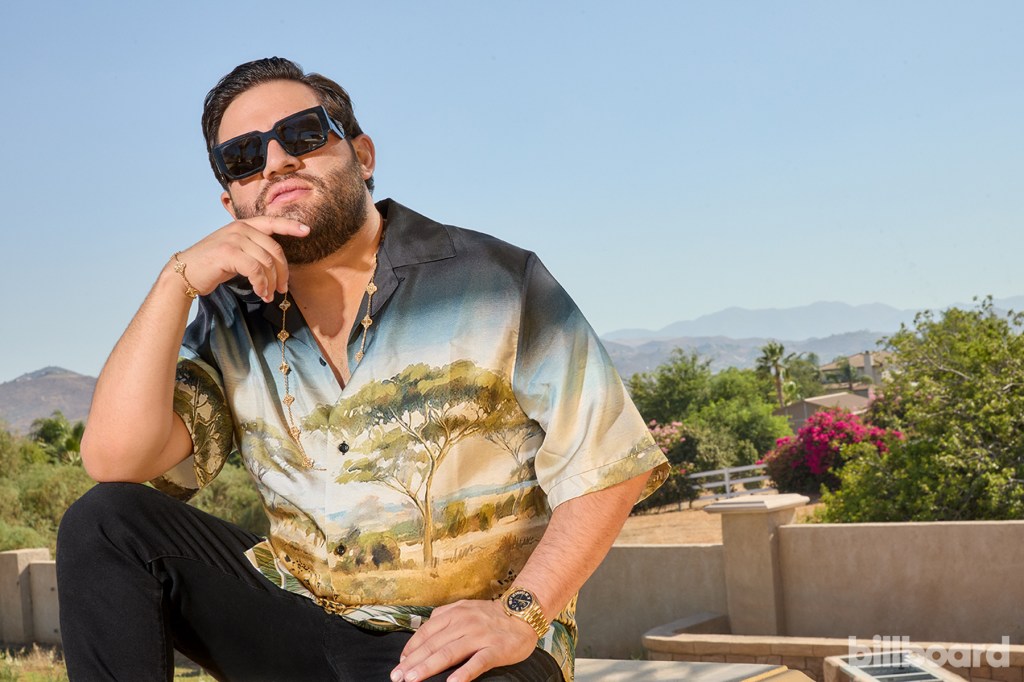 Luis R Conriquez's "Meneo" & More