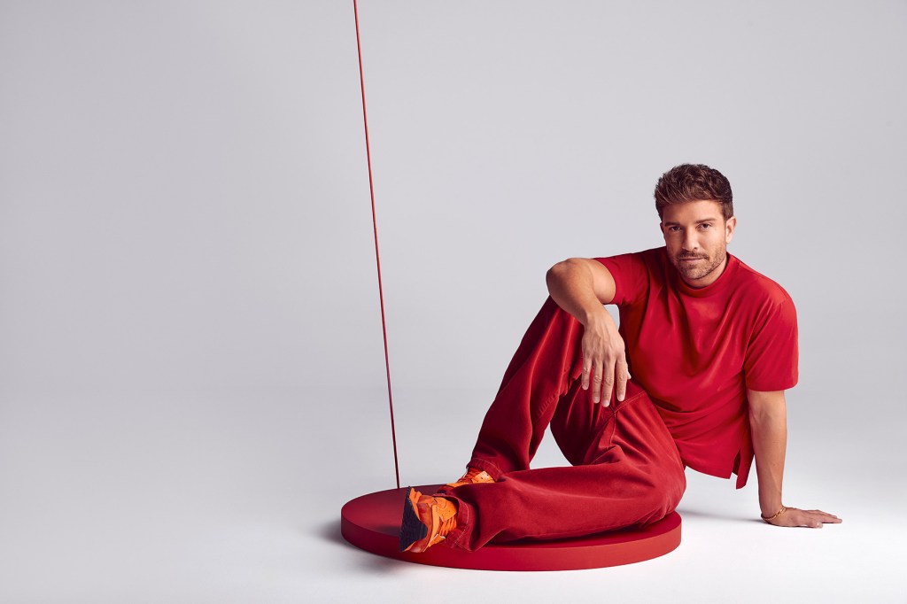Pablo Alboran's New Album 'KM0' & More