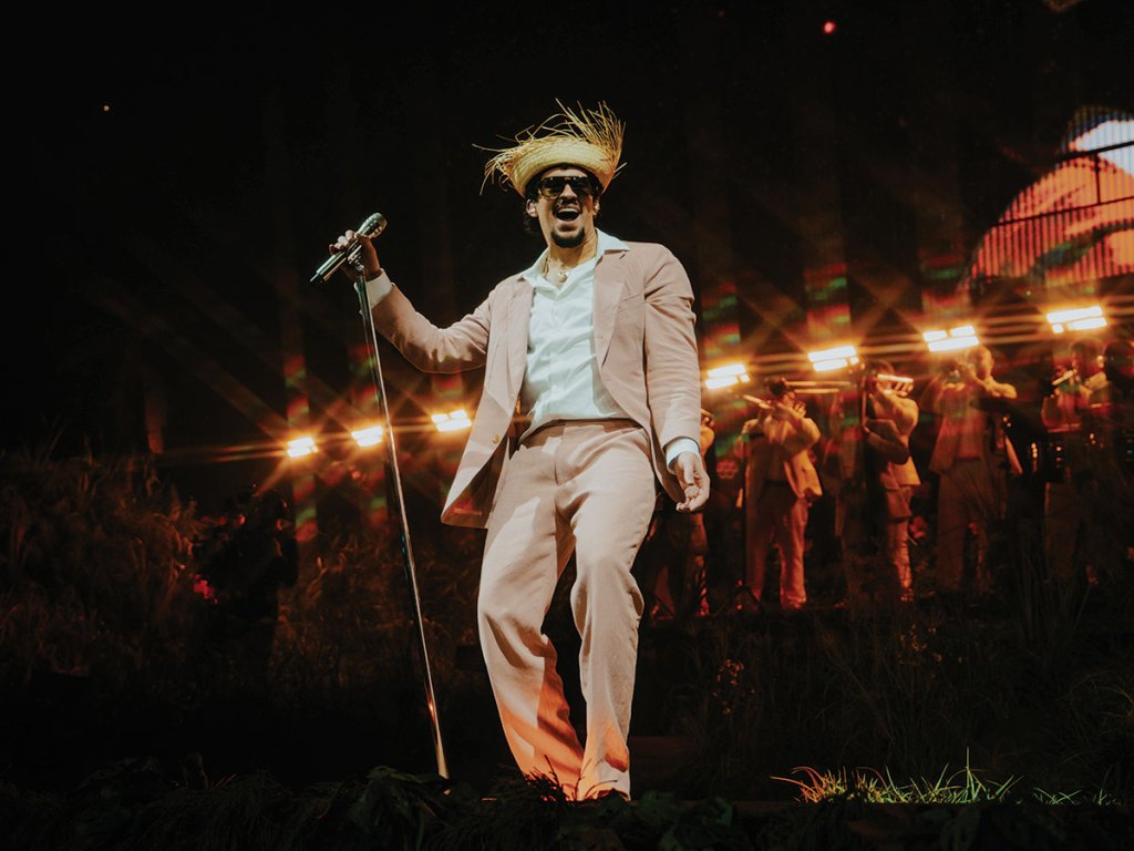 Bad Bunny Debí Tirar Mas Fotos World Tour: Setlist From First Show