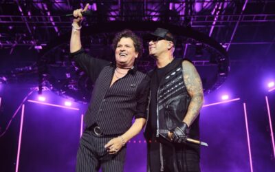 Carlos Vives Belts Out Ranchera a Cappella, Joins Wisin at Mexico Fest