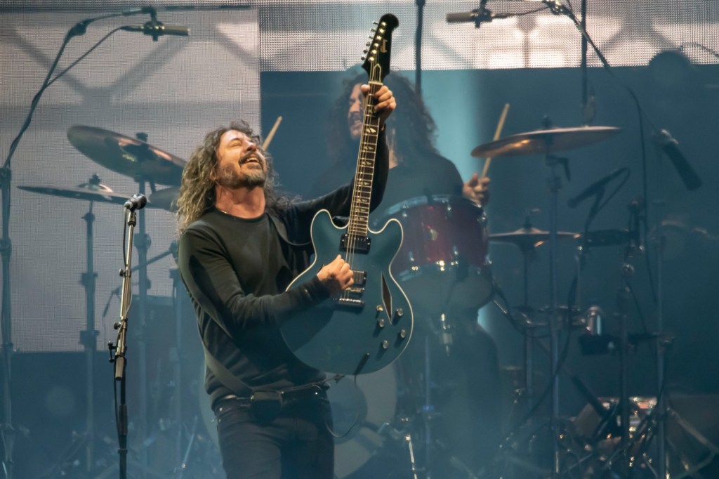Foo Fighters, 4 Non Blondes Shine on Day 1