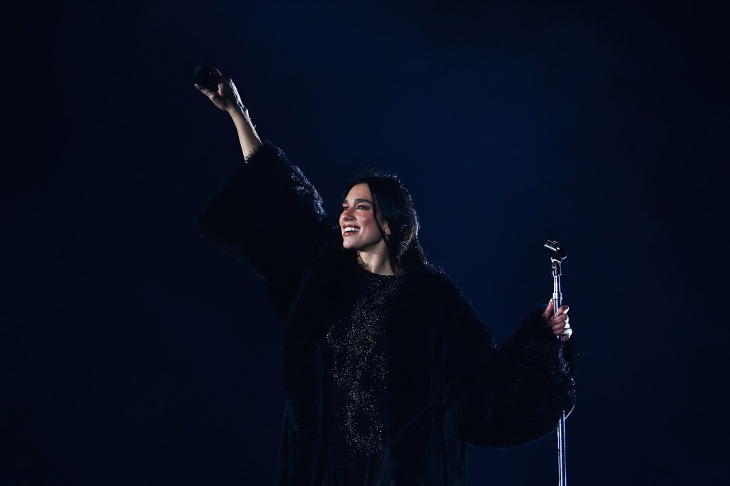 Dua Lipa Sings 'Bésame Mucho’ in Mexico
