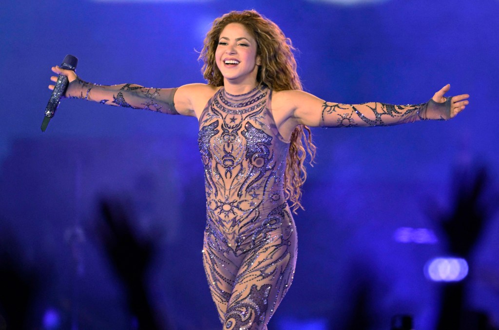 Shakira Bids Farewell to Mexico's GNP Seguros Stadium after 13 Dates